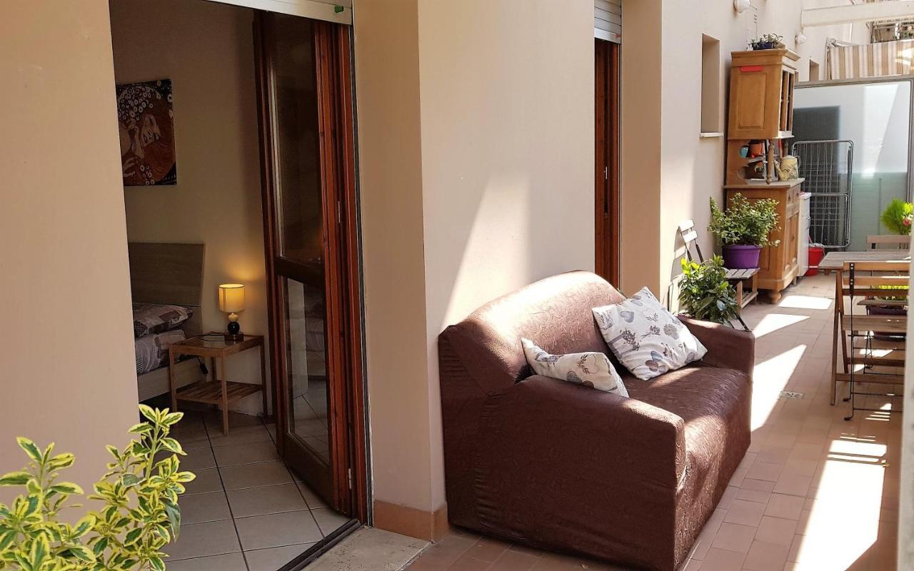 Palazzo Wanny Free Parking & Terrace Apartment Florence Luaran gambar