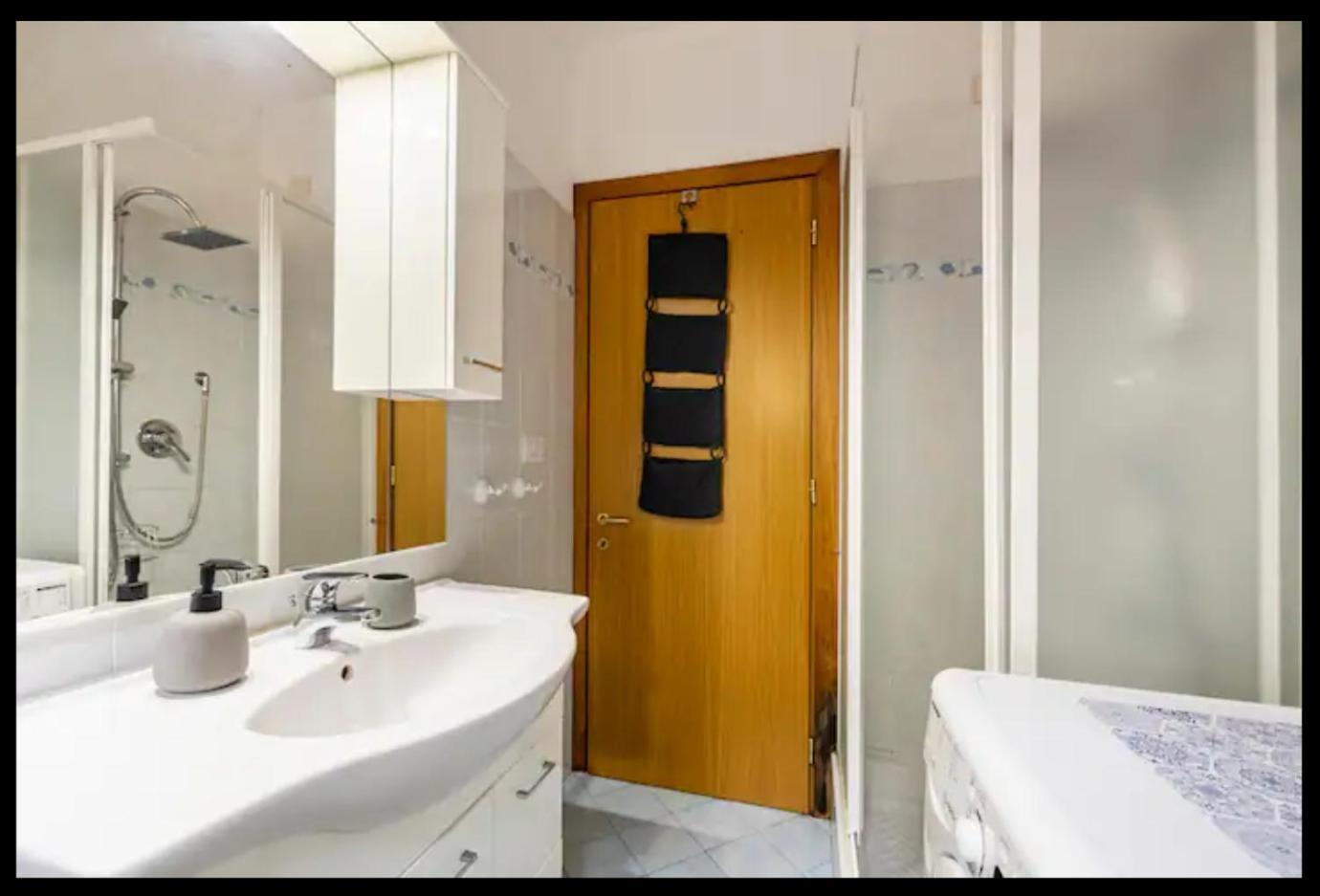 Palazzo Wanny Free Parking & Terrace Apartment Florence Luaran gambar